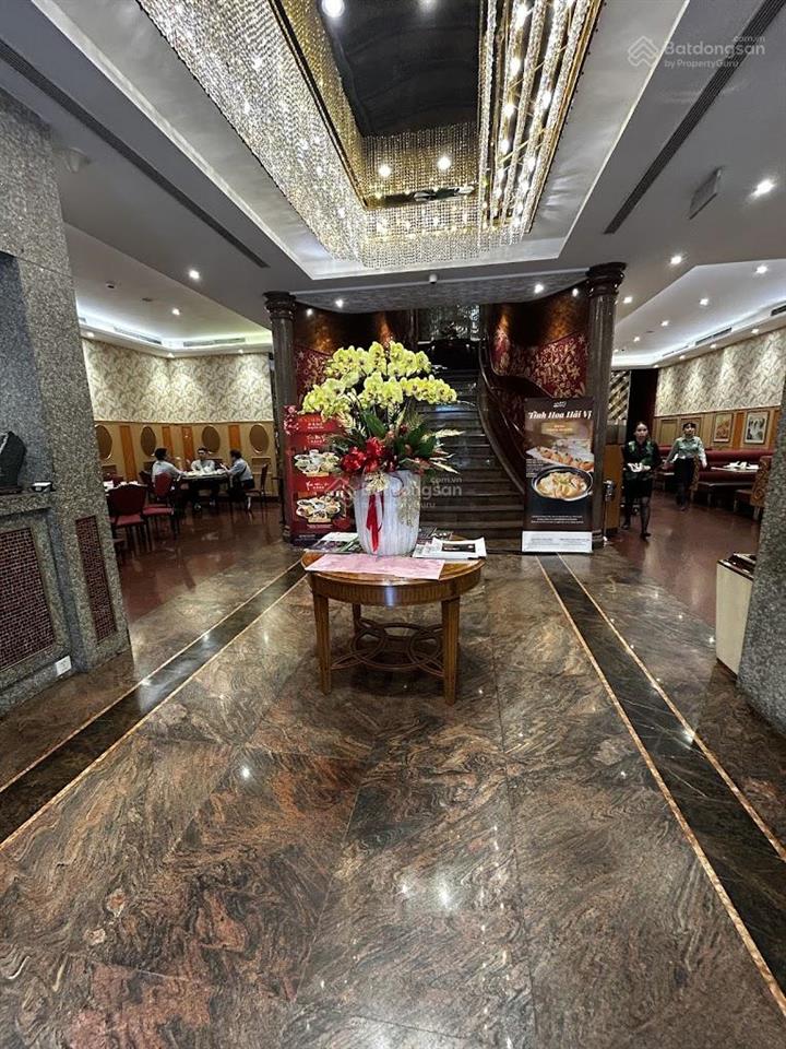 Cho thuê nhà mặt tiền đường đồng khởi, phường bến nghé, quận 1. dt 8x10m. trệt 1 lầu. dtsd 340m2