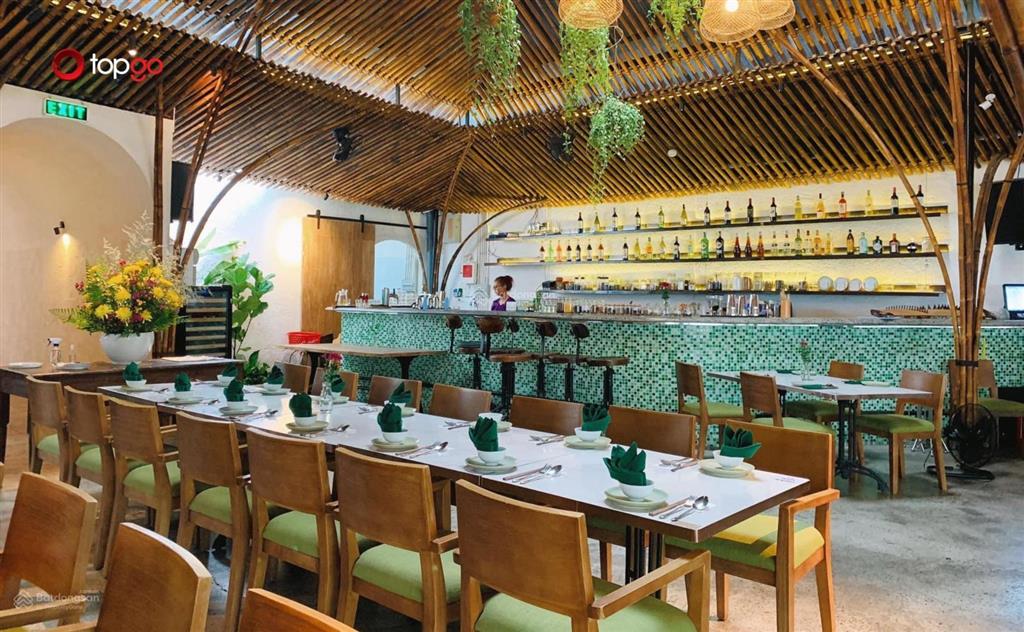 Cho thuê nhà mặt tiền calmette, quận 1. dt 15x25m. 1 trệt 2 lầu. dtsd 800m2