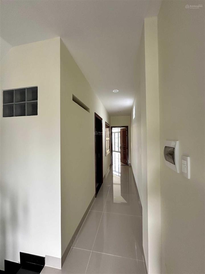 Cho thuê nhà mặt tiền lê quý đôn, quận 3. dt 15x35m, 1 trệt 1 lầu, dtsd 520m2.