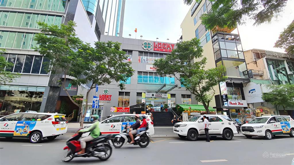 Cho thuê nhà mặt tiền 38 nguyễn huệ, quận 1. dt 21x75m. hầm t 2 lầu. dt sàn 900m2/sàn