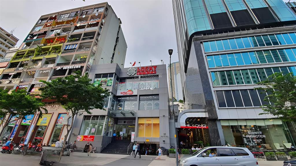 Cho thuê nhà mặt tiền 38 nguyễn huệ, quận 1. dt 21x75m. hầm t 2 lầu. dt sàn 900m2/sàn