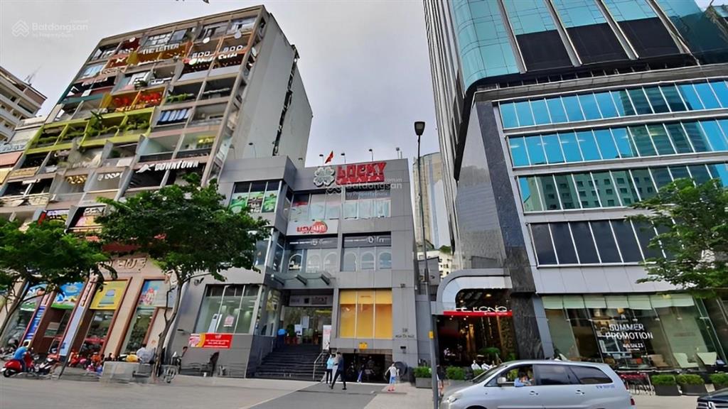 Cho thuê nhà mặt tiền 38 nguyễn huệ, quận 1. dt 21x75m. hầm t 2 lầu. dt sàn 900m2/sàn
