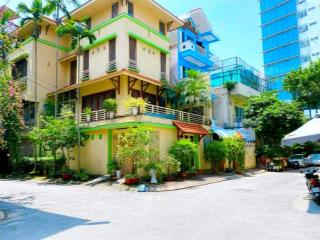 Bán gấp nhà kim mã  nguyễn thái học gần lăng bác lô góc 150m x 5 tầng siêu đẹp, an sinh cực tốt.