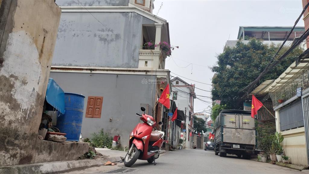 Bán đất nam đuống đức giang, phân lô a4, 3 ô tô tránh thông, cách 30m ra đường 22m vỉa hè xe tải