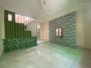 5.35 tỷ  cần bán gấp bán nhà trung tâm bình thạnh  bùi đình túy  dt 50m2  ngang 6.8m vuông vức