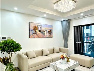 Chính chủ cần bán căn 3 ngủ full nt tầng 18 tại goldmark  136 hồ tùng mậu giá 8 tỷ.  0937 941 ***