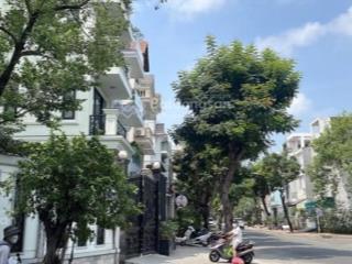 Bán biệt thự hàng hiếm tại phú mỹ hưng, view đẹp, 200m2, 35 tỷ vnd