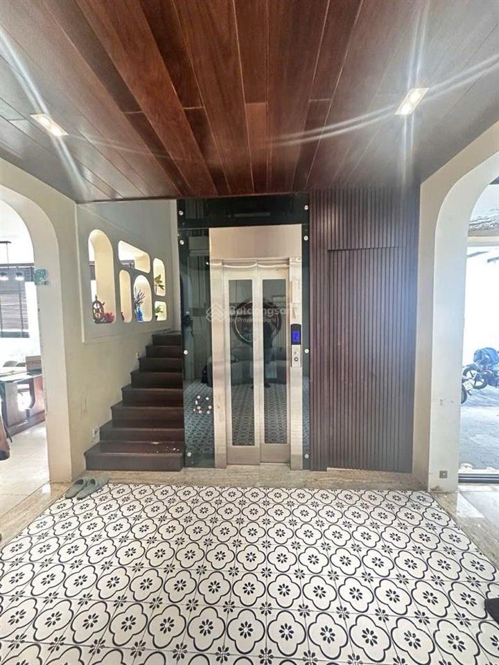 Gấp. bán biệt thự. nguyễn thị thập ngang 9m x18m. 4 tầng. thang máy. đường 12m, vỉa hè 4m