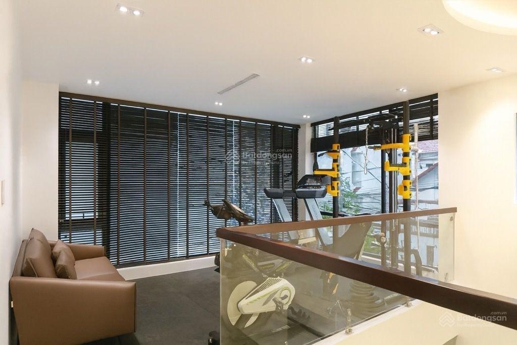 Gấp. bán biệt thự. nguyễn thị thập ngang 9m x18m. 4 tầng. thang máy. đường 12m, vỉa hè 4m