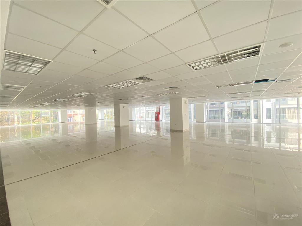 Chủ đầu tư cho thuê văn phòng tòa t&t tower 120 định công, hoàng mai, dt 900m2, giá 205.000đ/m2/th