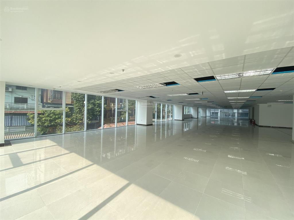 Chủ đầu tư cho thuê văn phòng tòa t&t tower 120 định công, hoàng mai, dt 900m2, giá 205.000đ/m2/th