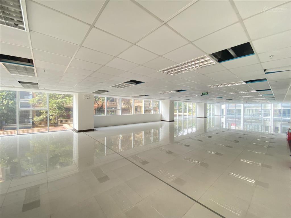 Chủ đầu tư cho thuê văn phòng tòa t&t tower 120 định công, hoàng mai, dt 900m2, giá 205.000đ/m2/th
