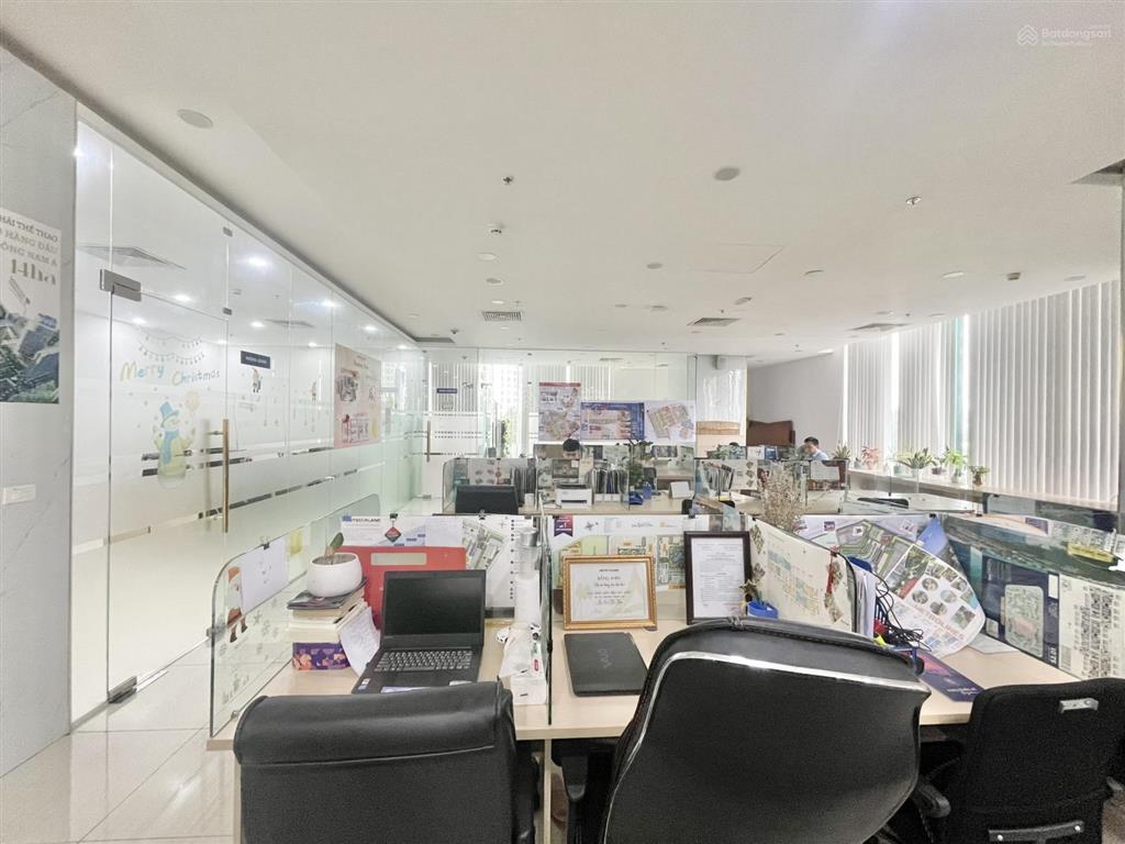 Cđt cho thuê văn phòng r6 royal city nguyễn trãi, ngã tư sở dt 1800m2 cắt linh hoạt giá 196.000đ/m2