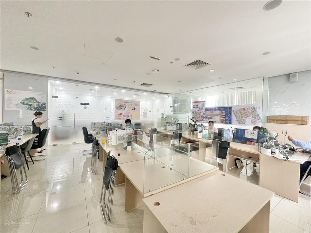 Cđt cho thuê văn phòng r6 royal city nguyễn trãi, ngã tư sở dt 1800m2 cắt linh hoạt giá 196.000đ/m2