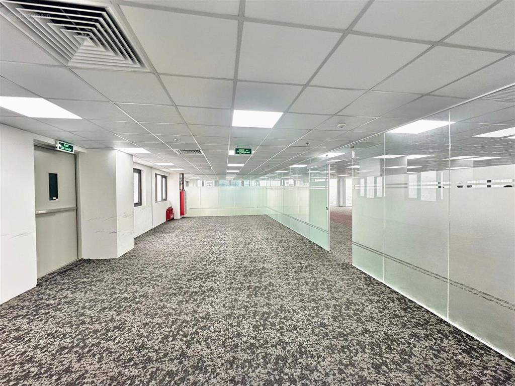 Cđt cho thuê văn phòng tòa vạn phúc building tố hữu, vạn phúc 125m2 cắt linh hoạt, giá 186.500đ/m2