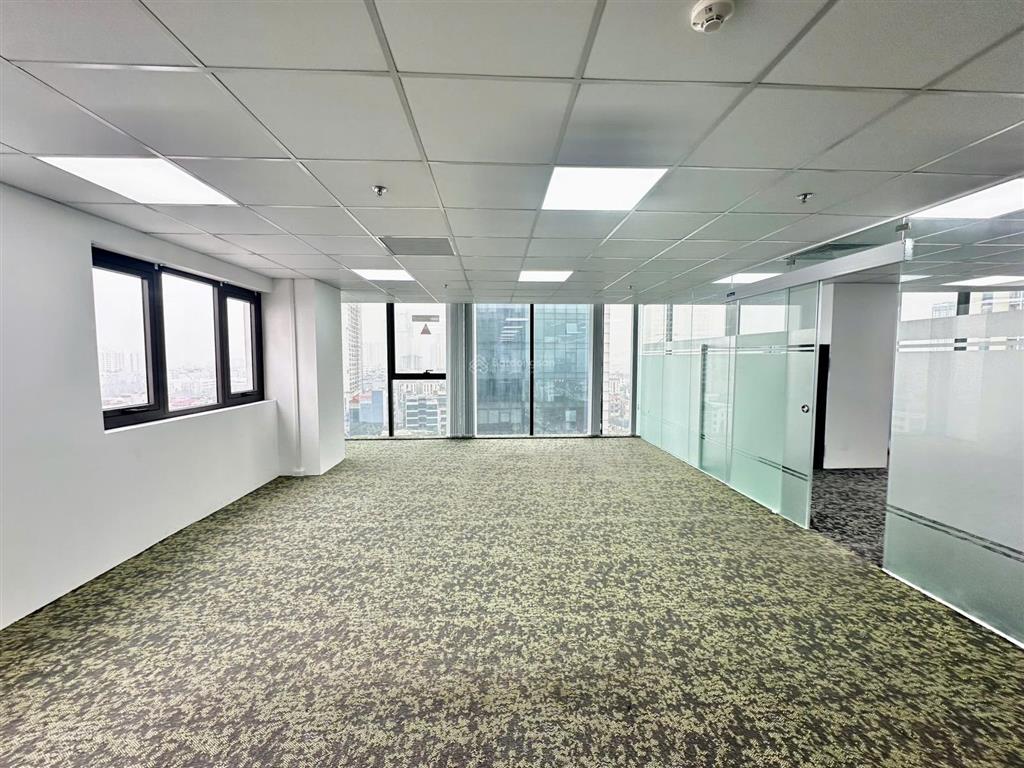 Cđt cho thuê văn phòng tòa vạn phúc building tố hữu, vạn phúc 125m2 cắt linh hoạt, giá 186.500đ/m2