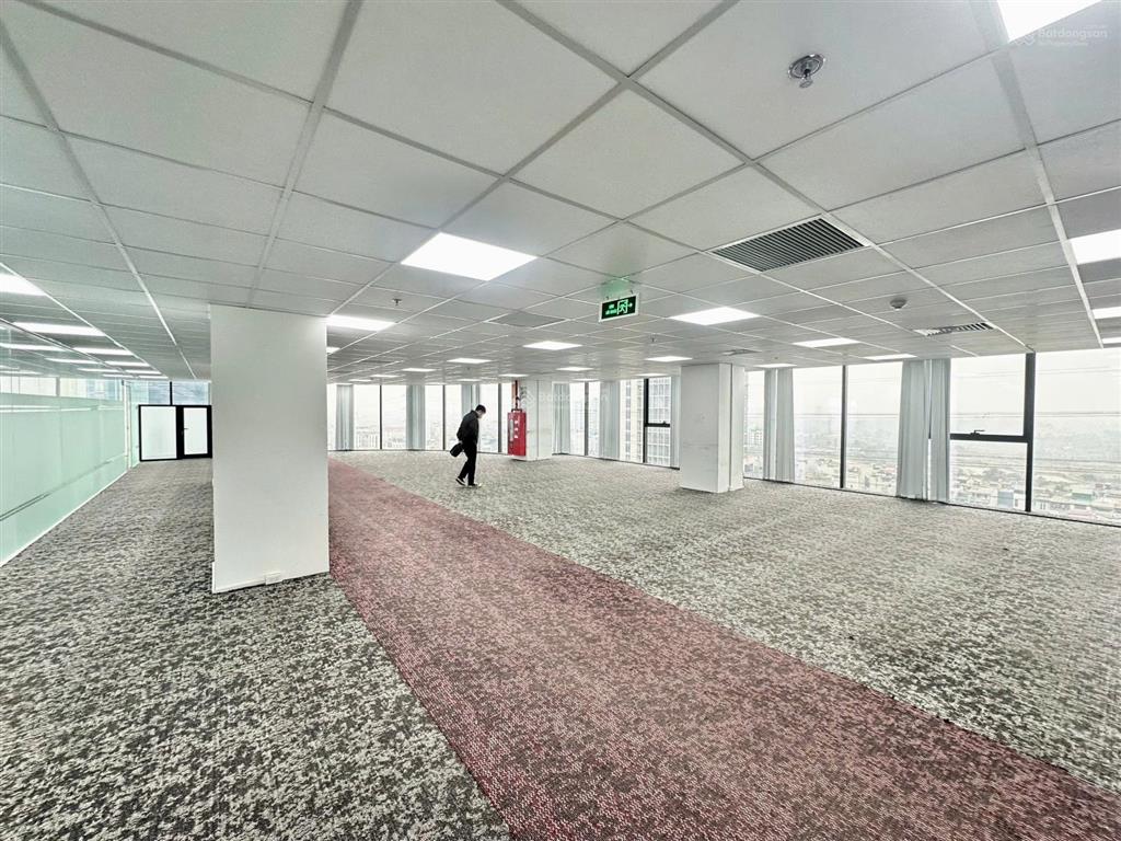 Cđt cho thuê văn phòng tòa vạn phúc building tố hữu, vạn phúc 125m2 cắt linh hoạt, giá 186.500đ/m2