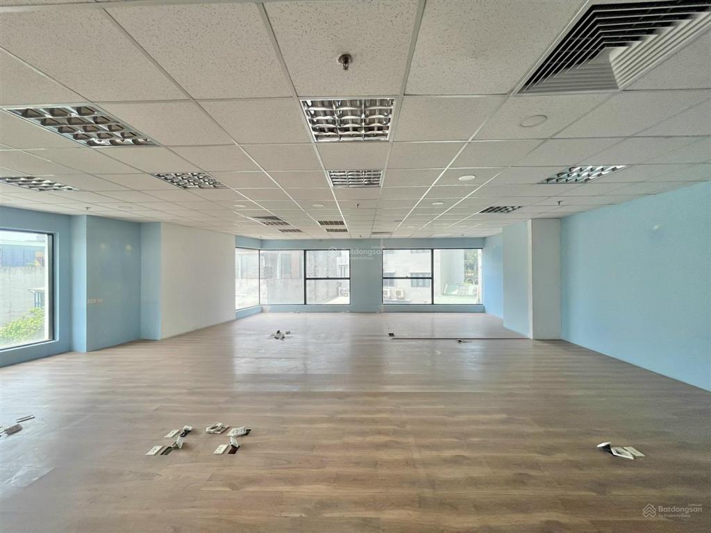 Chính chủ cho thuê văn phòng tòa ngọc khánh plaza phạm huy thông ba đình dt 550m2 cắt linh hoạt