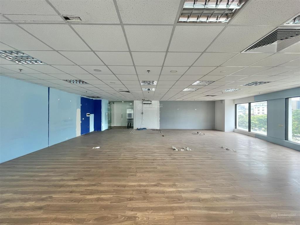 Chính chủ cho thuê văn phòng tòa ngọc khánh plaza phạm huy thông ba đình dt 550m2 cắt linh hoạt