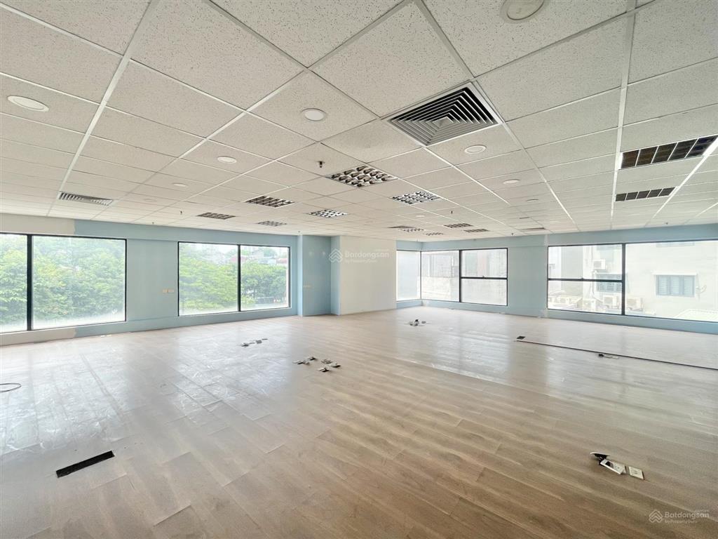 Chính chủ cho thuê văn phòng tòa ngọc khánh plaza phạm huy thông ba đình dt 550m2 cắt linh hoạt