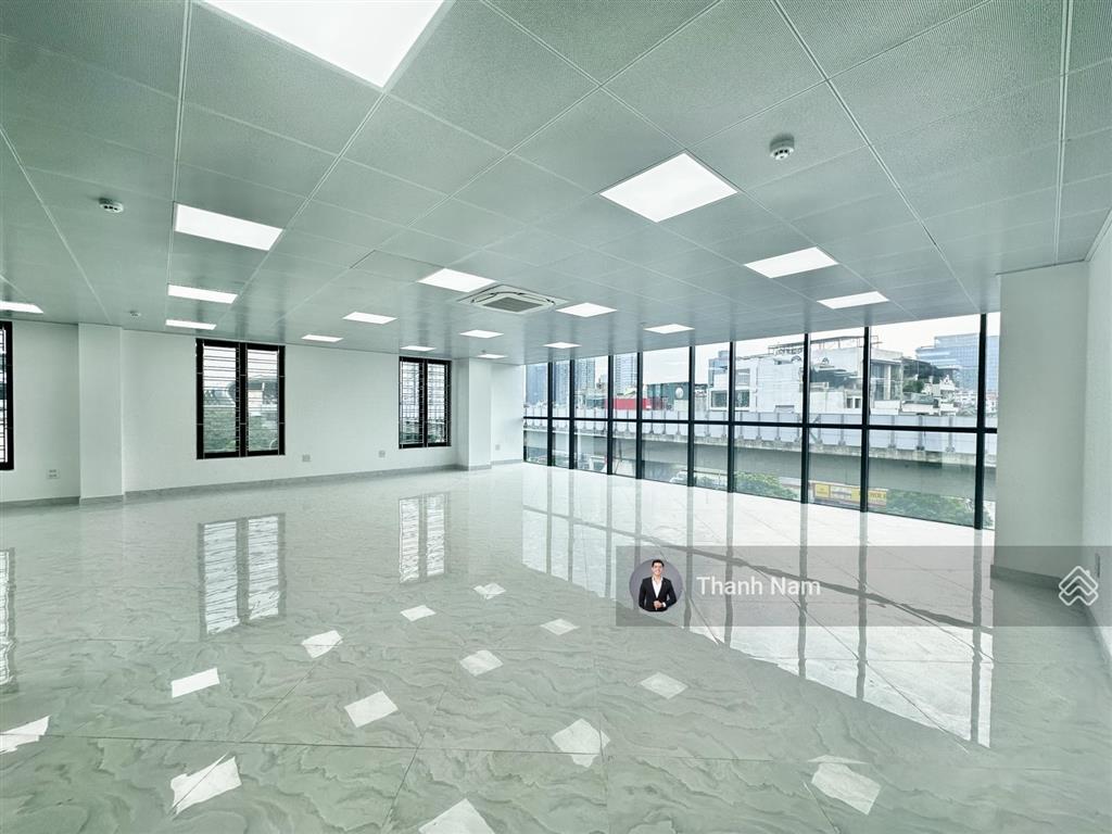 Còn 1 sàn văn phòng tại mặt phố hoàng cầu, ô chợ dừa, đống đa dt 180m2
