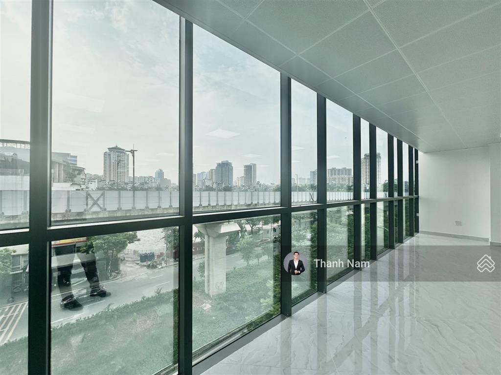 Còn 1 sàn văn phòng tại mặt phố hoàng cầu, ô chợ dừa, đống đa dt 180m2