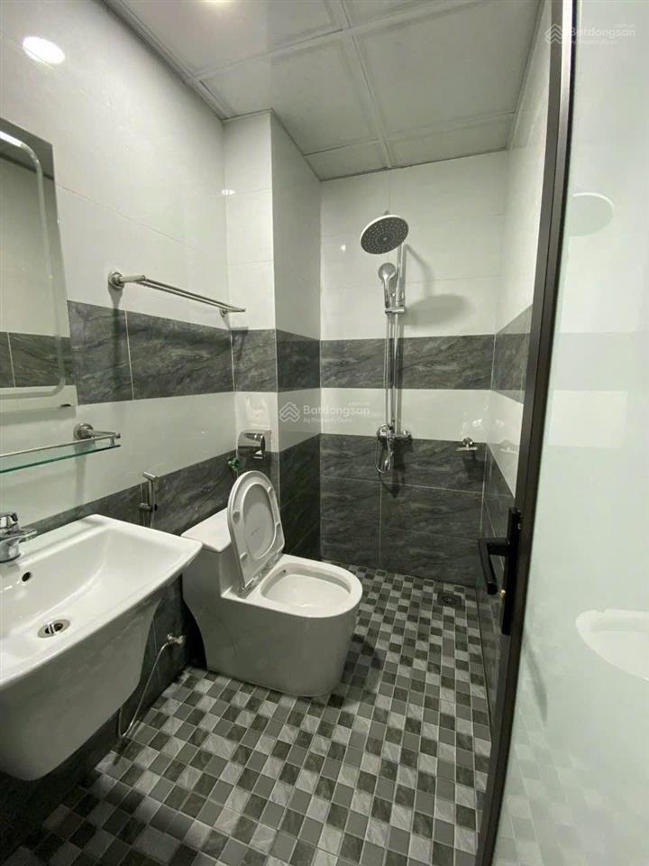 Chủ ra nước ngoài cần chuyển nhượng tòa nhà 8 tầng dòng tiền ổn định, an dương vương tây hồ hà nội