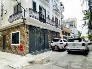 Bán nhà nguyễn văn huyên  40m2 * 6 tầng thang máy * lô góc  ô tô đỗ cửa  13 tỷ   0865 739 ***