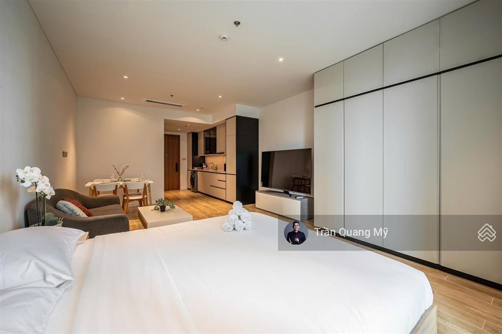 Bán studio the crest  metropole full nội thất giá 8.2 tỷ