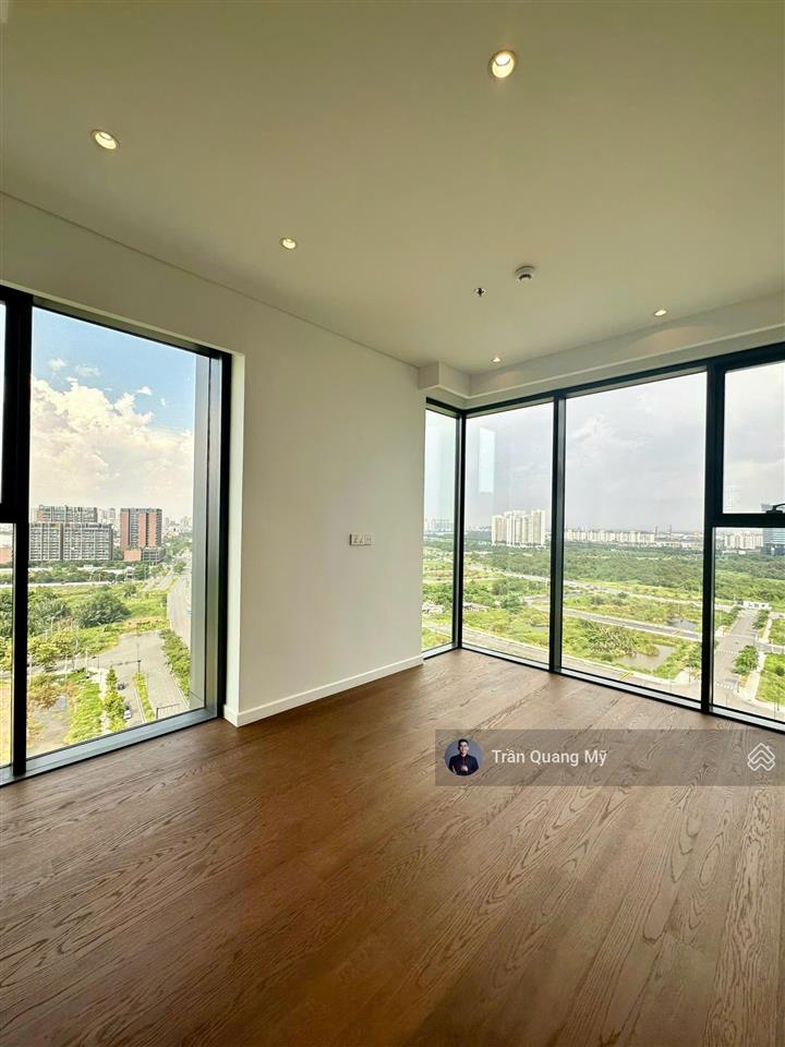 Bán căn góc 2pn the crest  metropole tầng cao view sông, có bồn tắm nằm 21.8 tỷ