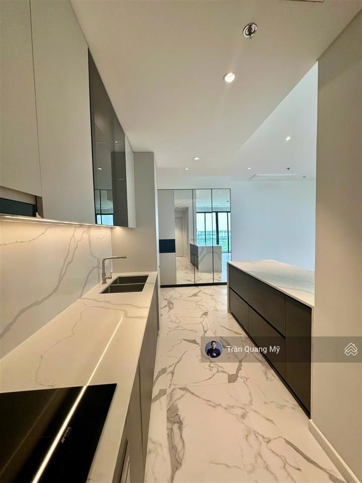 Bán căn góc 2pn the crest  metropole tầng cao view sông, có bồn tắm nằm 21.8 tỷ