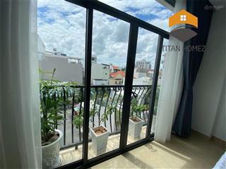 Ch ban công tách kính rộng full nội thất gần chợ hoàng hoa thám