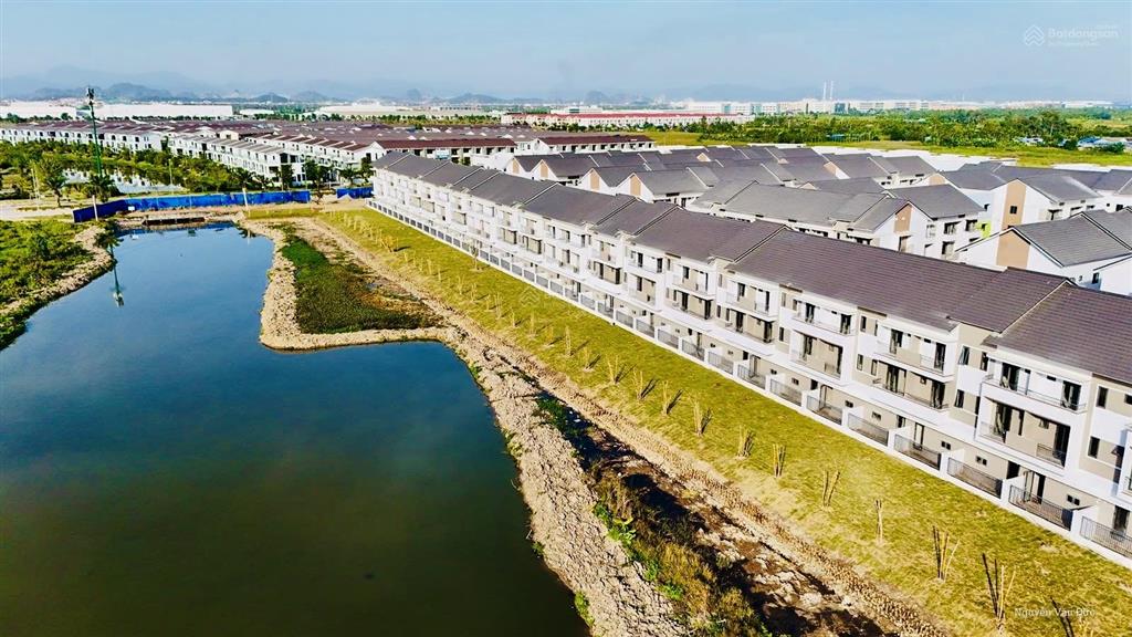 Giá giật mình 5,3 tỷ cho căn liền kề nội bộ 87m2 the greenery. hướng tây siêu hiếm ngay chân cầu nt