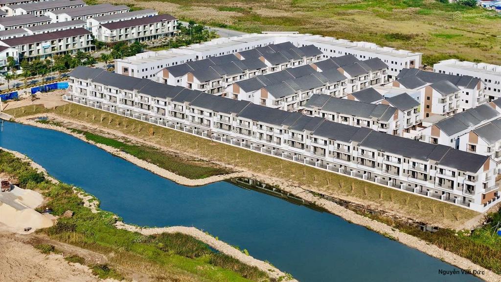 Nhà phố 3,5 tầng the greenery, giá chỉ 4,8 tỷ ngay chân cầu nguyễn trãi,giá tốt nhất thị trường.