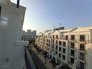 Bán nhà phố 5 lầu vinhomes quận 9 giá 17,6 tỷ. diện tích đất 120m2, diện tích xây dựng 280m2