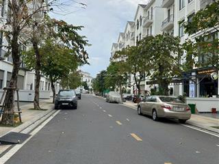 20tỷ sở hữu ngay nhà phố 5 lầu vinhomes quận 9 .