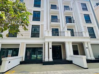 Bán nhanh nhà 5 lầu đã có sổ  diện tích đất 144m2 vinhomes quận 9 giá 23 tỷ all in