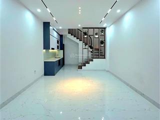 Bán nhà trần cung  hoàng quốc việt diện tích 35m  5 tầng  trước cửa 3m  nhà ở luôn