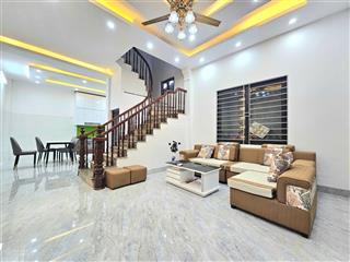 Bán nhà văn trì  phú minh, nhà dân 4 tầng  42m  mt 5,1m, thoáng 2 mặt  sẵn nội thất, giá 6,x tỷ
