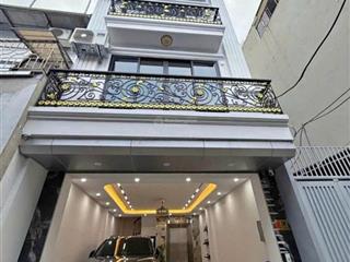 Nhà mặt ngõ thông, ô tô vào kẻ vẽ đông ngạc  diện tích 42m2, 5 tầng  ô tô để trong gara tầng 1