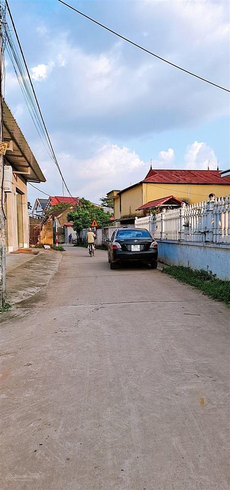 Đất hai mặt tiền nằm sát khu đấu giá đang san lấp. mặt tiền hậu đều 6m. 132m2. 100m2 đất thô cư