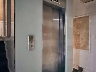 Chủ gấp bán nhà dịch vụ khách sạn nguyễn thái bình ngay sân bay, hầm 7 tầng thang máy ngang 8m2
