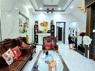 Bán nhà 2 tầng hiện đại nội thất cao cấp hơn 100m2 ngang hơn 7m, ngay trung tâm phú nhuận & gò vấp