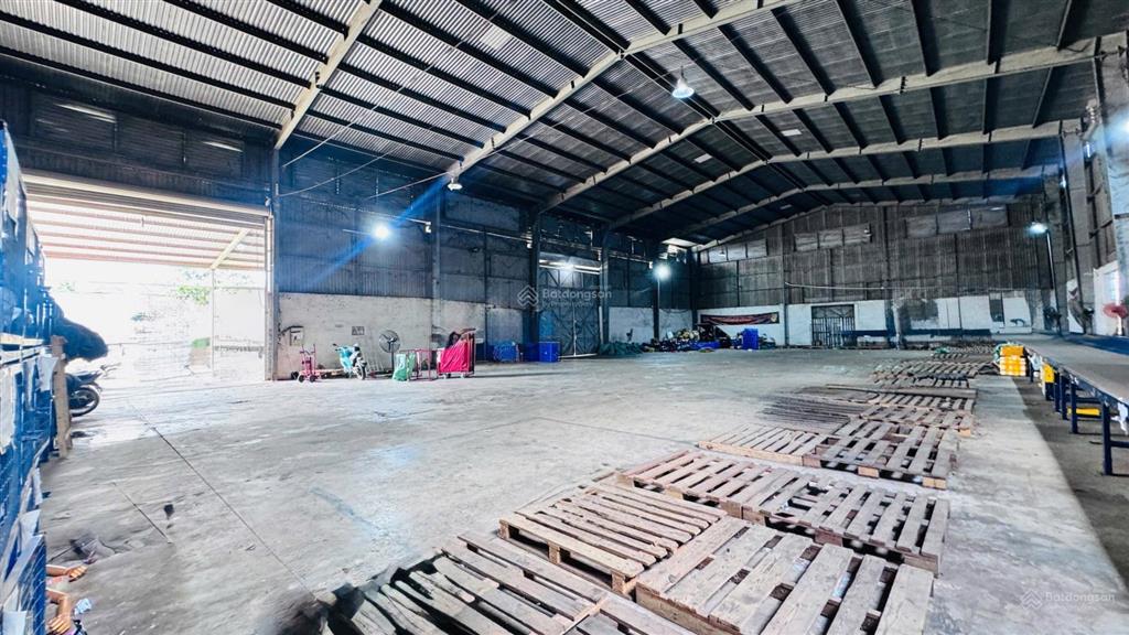 Cho thuê kho 1000m2 khu vực vành đai bmt đầy đủ pccc