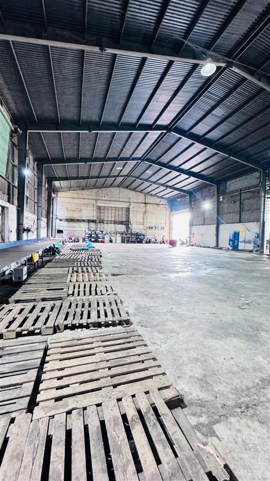 Cho thuê kho 1000m2 khu vực vành đai bmt đầy đủ pccc