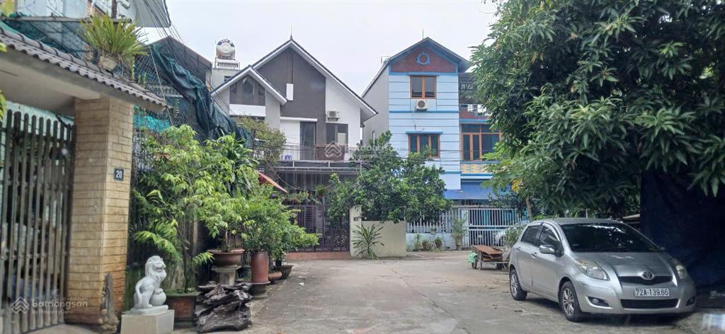 Bán 6m mặt tiền x 16,5m dài, cn 99m2 đất đấu giá xuân mai giữa kim hoa và cty honda phúc yên 4,4 tỷ