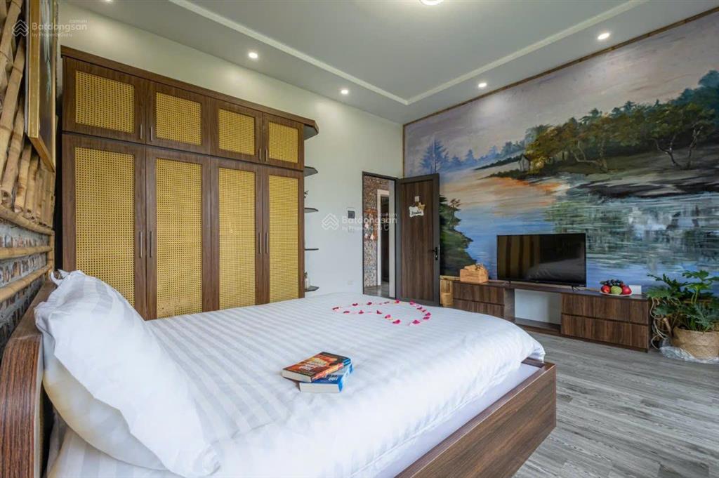 Cần bán homstay  villa to đẹp tại đại lải vĩnh phúc. diện tích lớn 655m2 giảm còn 8,3 tỷ