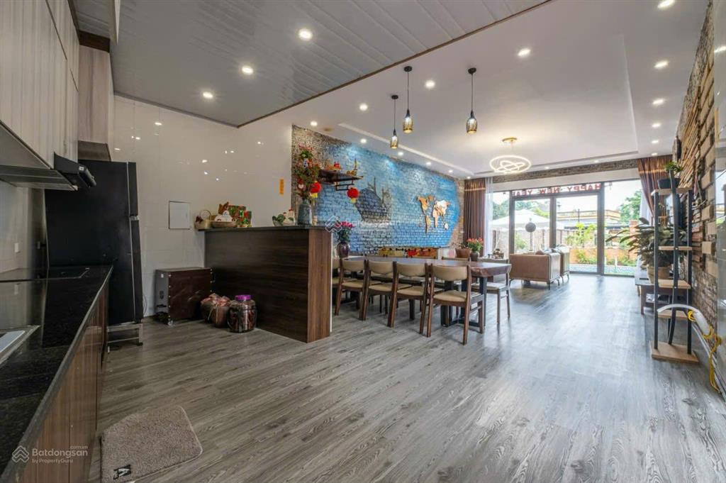 Cần bán homstay  villa to đẹp tại đại lải vĩnh phúc. diện tích lớn 655m2 giảm còn 8,3 tỷ