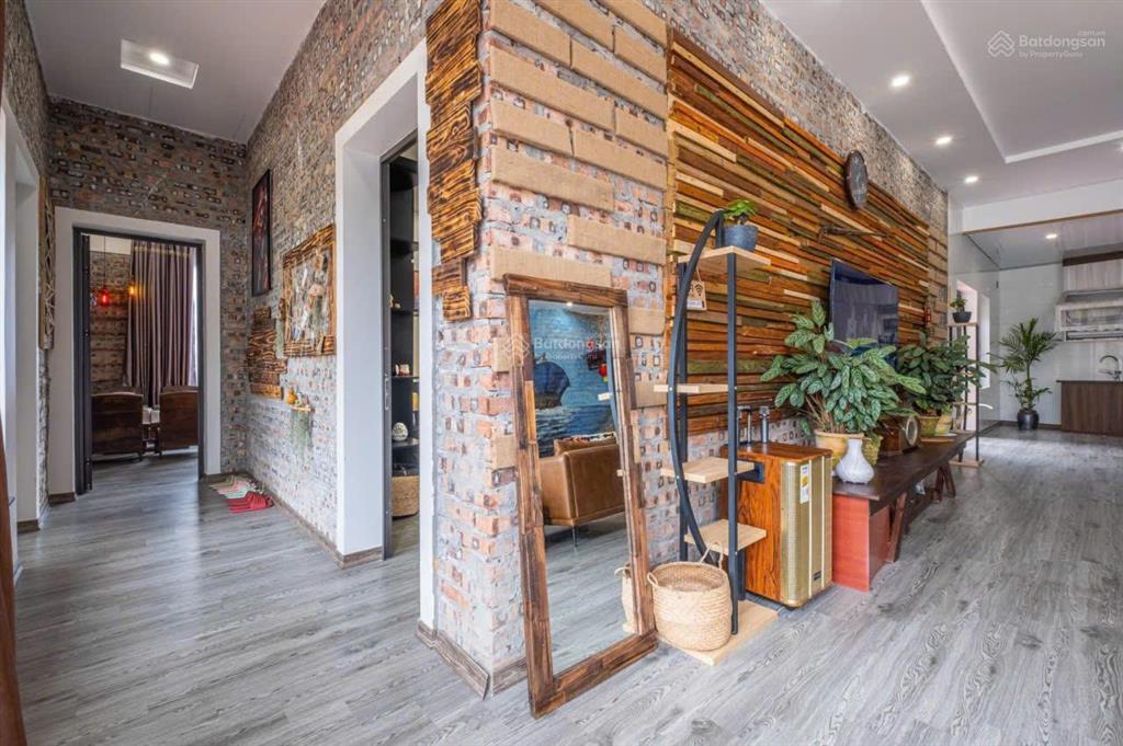 Cần bán homstay  villa to đẹp tại đại lải vĩnh phúc. diện tích lớn 655m2 giảm còn 8,3 tỷ
