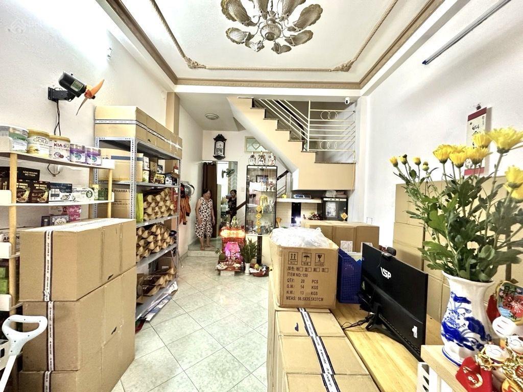 Cô giang  xe hơi vào nhà  155m2 đất  1 căn ra mt 17.9 tỷ tl